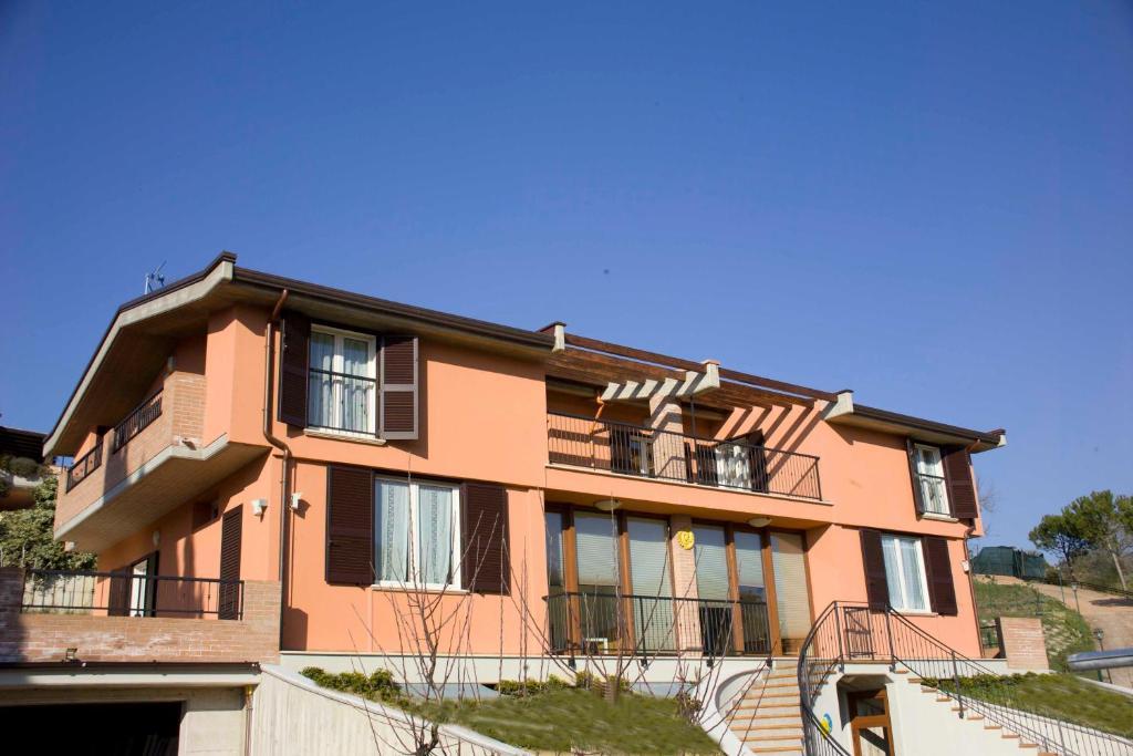 بيرودجا B&B Sole Luna المظهر الخارجي الصورة
